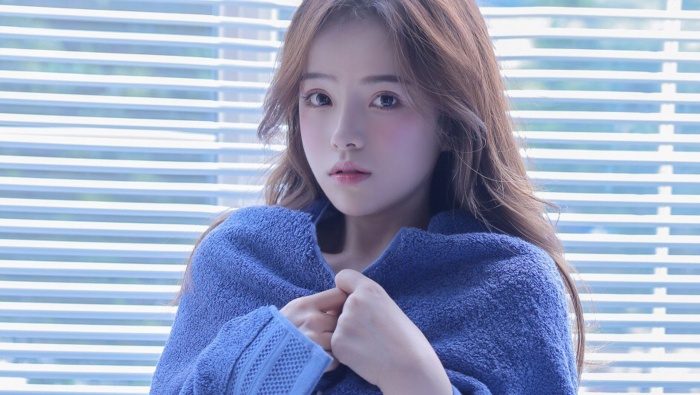 Shutters girl fresh and playful photo desktop wallpaper