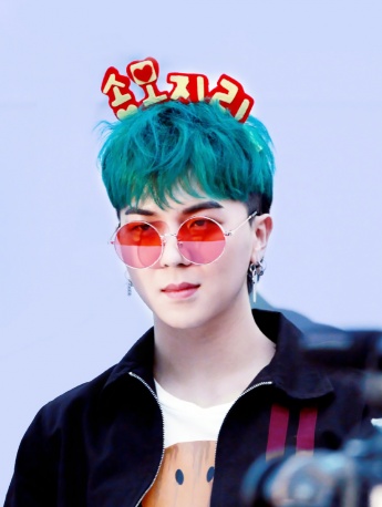 歐巴宋旻浩手機壁紙圖片