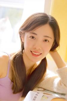 Beautiful and sexy private photos of the girl next door in spring