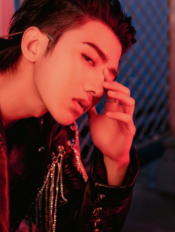 Cai Xukun's handsome pictures during Mango New Year Festival