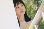 彭小蔣立夏校園風甜美寫真圖片