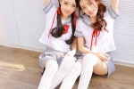 美女姐妹花教室制服诱惑迷人写真