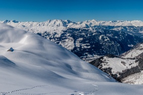 Beautiful winter ice and snow scenery computer wallpaper