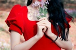 Sun Yi's sweet and sexy photo in red rose princess dress