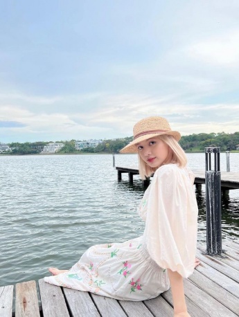 Lisa spring sweet life photos