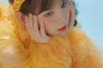 Zhang Yuxi Plumeria Retro Fashion Photo Pictures