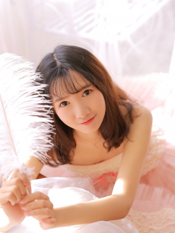 甜美女生性感私房写真图片