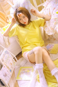 清新养眼居家美女靓丽写真照