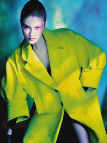 He Sui trendy fashion sexy magazine photo