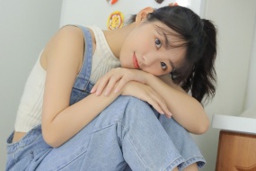 极品氧气美女性感写真手机壁纸