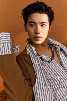 許魏洲Wonderland一月號封面寫真