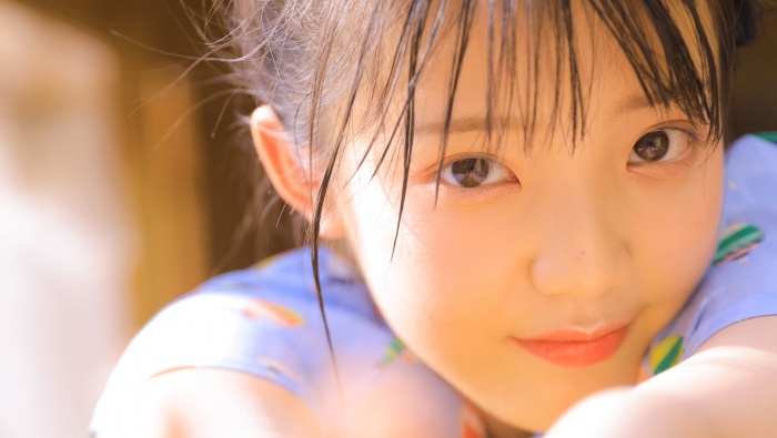 青春迷人的美女小姐姐寫真壁紙