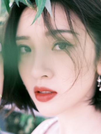 唐艺昕粉色连衣裙复古风手机壁纸