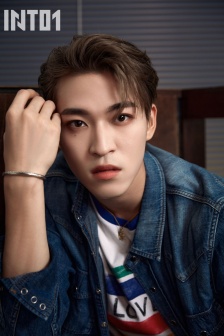 INTO1 likes many free and easy photos