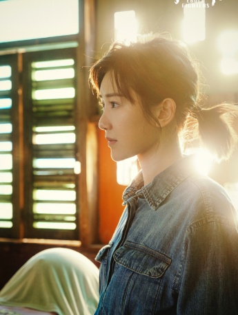 《埃博拉前线》毛晓彤剧照图片