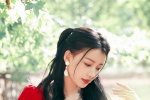 Sun Yi dreamy style red dress mobile wallpaper