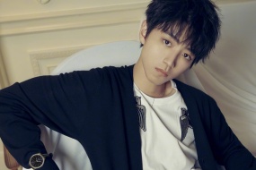 Handsome star Wang Junkai pictures desktop wallpaper