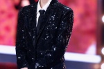 Wang Yuan black sequined suit retro handsome photo