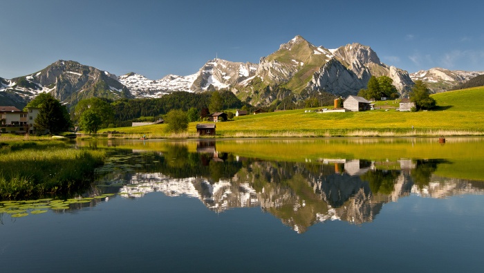 Mountains lake town desktop wallpaper
