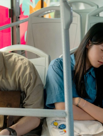 《The Beginning》Pictures of stills from the broadcast