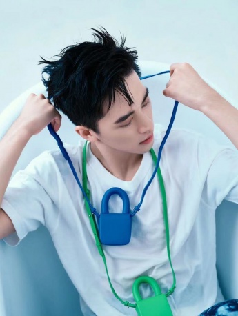 許魏洲居家男友風帥氣寫真圖片