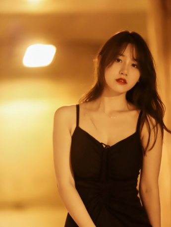 網紅美女一栗莎子性感寫真圖片