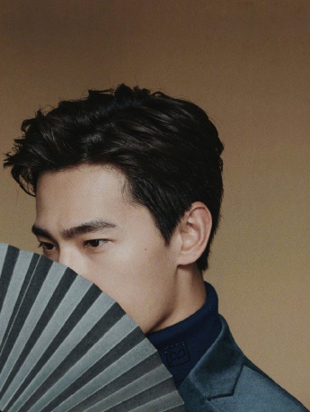 Yang Yang's handsome photo with Guofeng theme