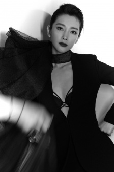 李冰冰深V西裝鏤空胸衣性感寫真圖片