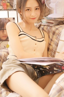 Heart-warming photo of beautiful woman in tank top and shorts HD mobile wallpaper