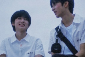 Let’s wait for the rain to stop Wenxuan’s beautiful computer wallpaper