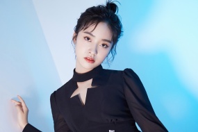 Beautiful actress Shen Yue pictures desktop wallpaper