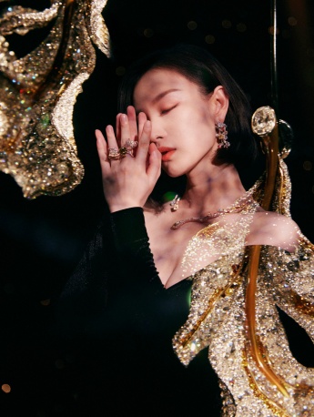 Ni Ni brand event strapless dress sexy photo