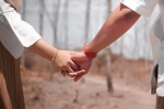 Couple holding hands picture material HD wallpaper