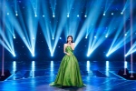 Sexy photo of Sun Yi in green breast-wrapped dress