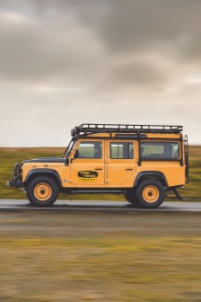 Land Rover off-road vehicle HD wallpaper