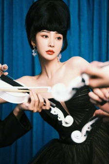 柳岩复古女郎风情万种写真图片