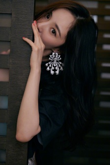 Actor Yang Mi mobile wallpaper pictures