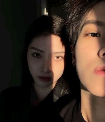 Couple avatars suitable for college students