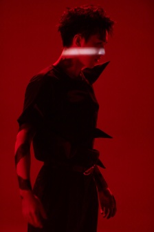 許魏洲《解毒》封面寫真圖片