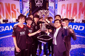 EDG win the championship live celebration computer wallpaper