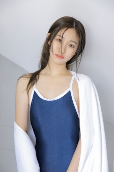 居家性感吊带泳衣美女艺术写真