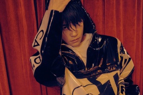 TFBOYS易烊千玺复古写真桌面壁纸