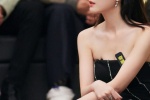 Zhang Xueying's sexy photo in black tube top dress