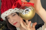 Ouyang Nana's sweet and cute Christmas photo