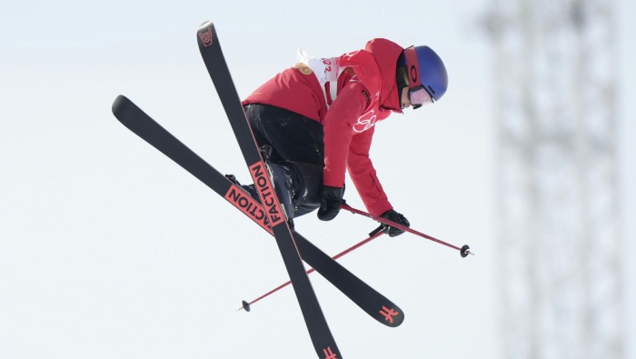 Gu Ailing Winter Olympics 8th gold medal game computer wallpaper