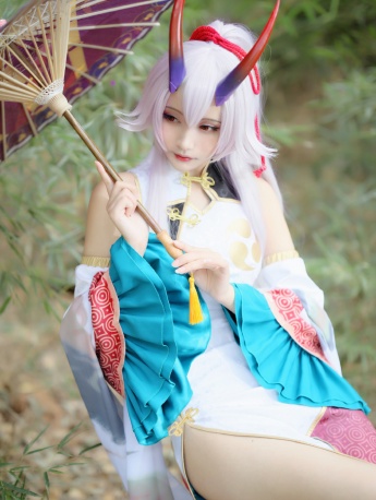 性感cos美女高開叉旗袍極致誘惑寫真