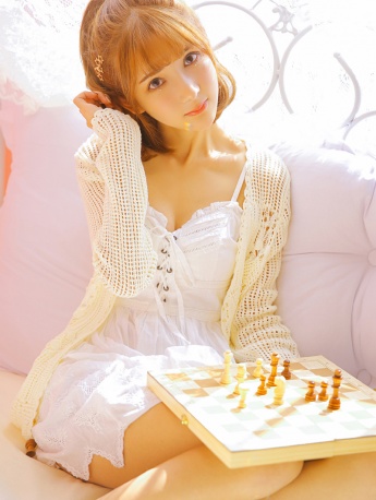 瓜子臉美女唯美性感藝術寫真