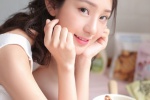 氧气美女居家吊带短裤性感写真