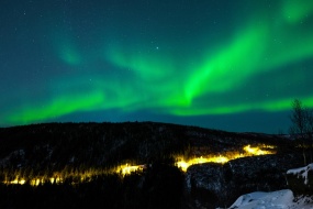 奇幻多彩的极光电脑壁纸图片
