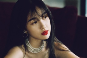 虞書欣唯美動人寫真桌麵壁紙